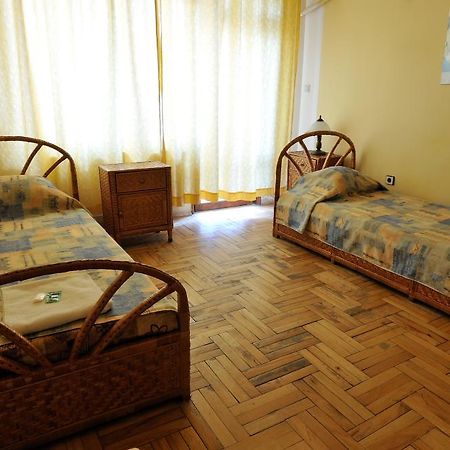 Family Hotel Prolet Шумен Екстер'єр фото